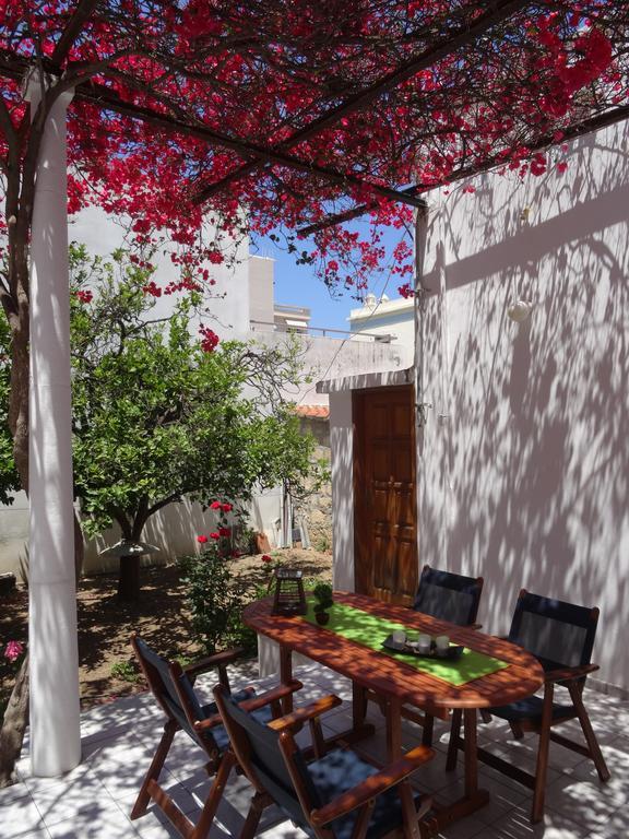 فيلا خانيافي Neoclassical House المظهر الخارجي الصورة