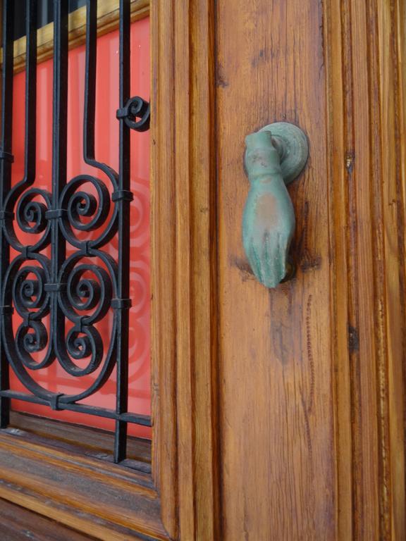 فيلا خانيافي Neoclassical House المظهر الخارجي الصورة