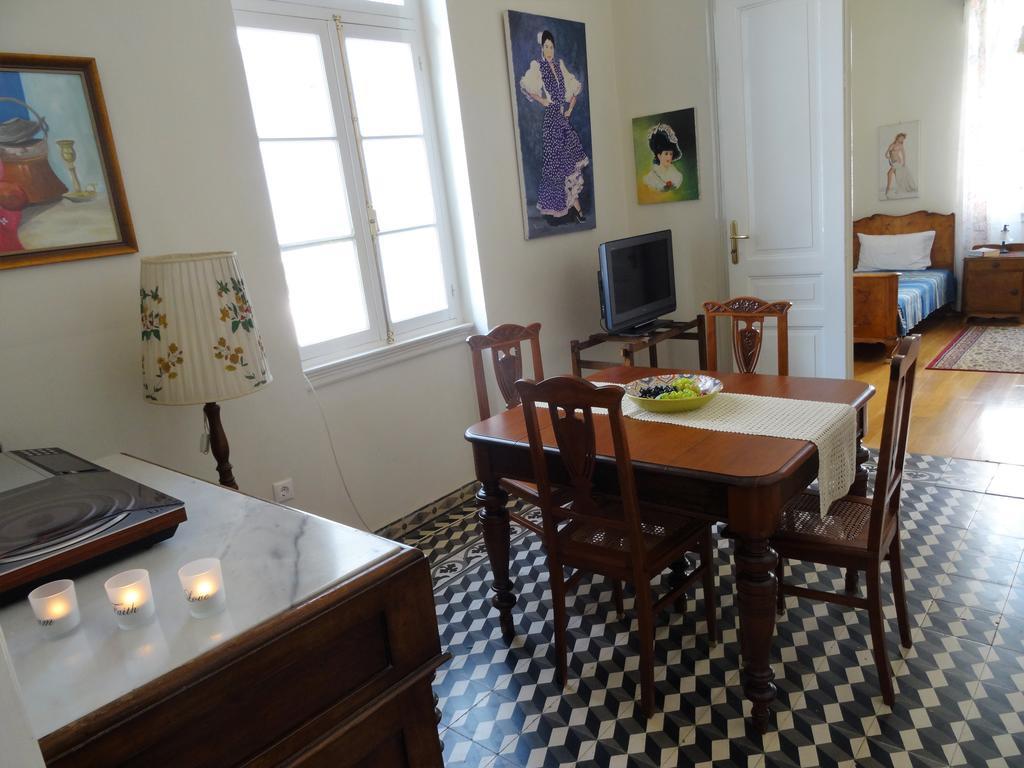 فيلا خانيافي Neoclassical House المظهر الخارجي الصورة